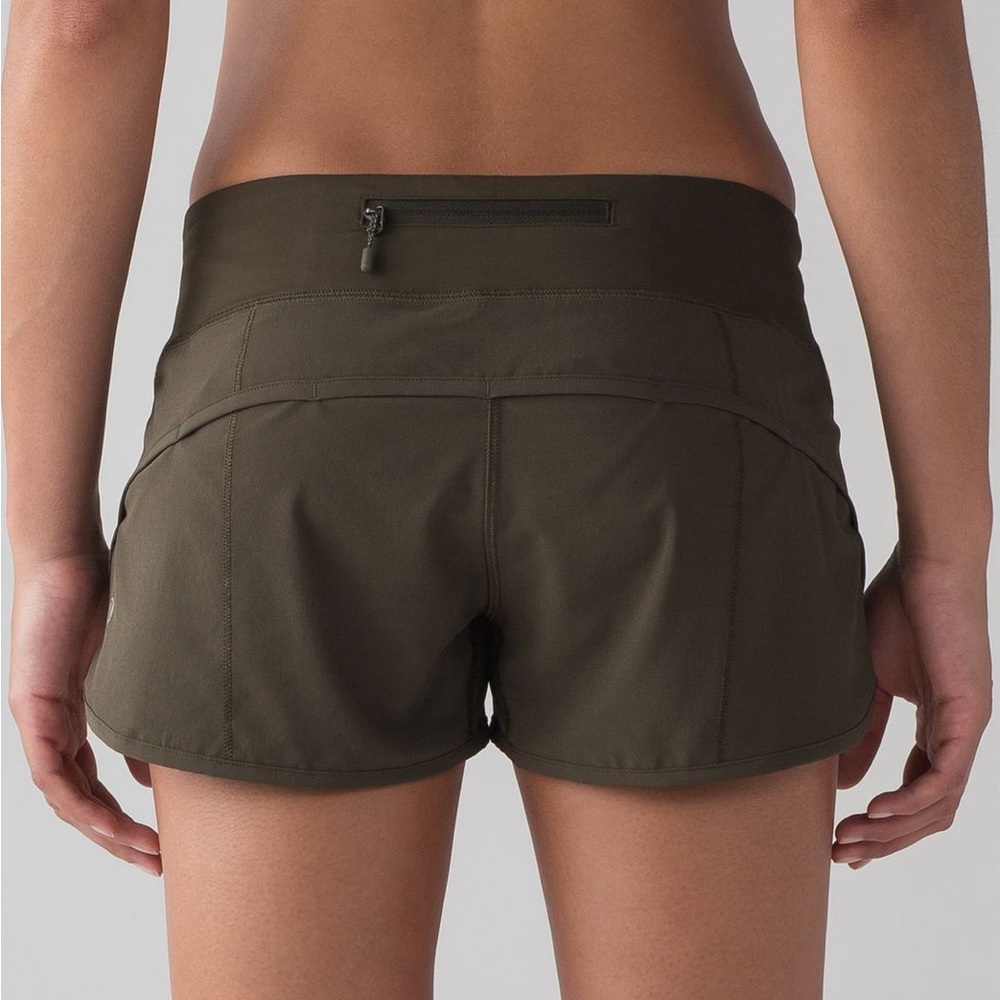 Lululemon Speed Up Low-Rise Lined Short 2.5” in dark olive size 4